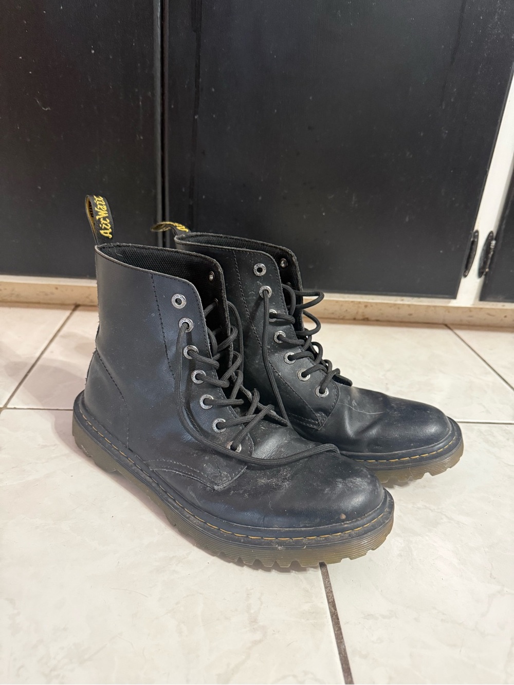 Dr Martens Leather Lace-Up women’s Combat Boots